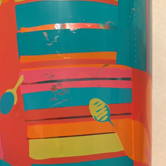 FLOWER POWER MOD 20 oz PLASTIC TUMBLERS  USE FOR PARTY DECOR OR THEME COOL 😎 - Picture 4 of 9